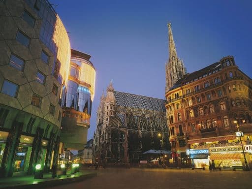 Vienna city center St. Stephan’s Cathedral nighttime © Österreich Werbung, Photographer Popp G.