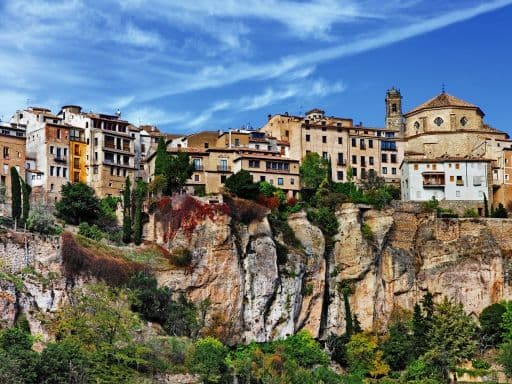 city on cliff rocks - Cuenca