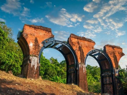 Longteng Broken Bridge